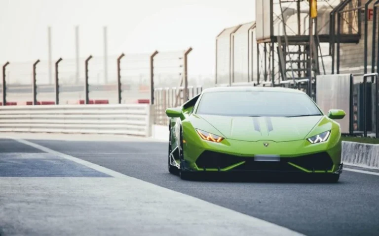 Lamborghini готує трекову версію Revuelto SV для дебюту