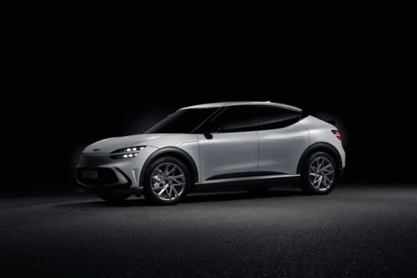 Hyundai оновлює Ioniq 9 з топовим Blackline