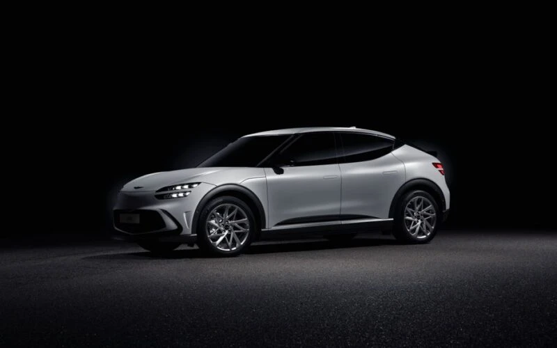 Hyundai оновлює Ioniq 9 з топовим Blackline