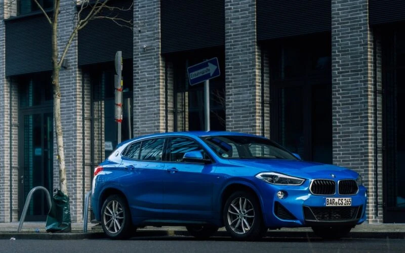 BMW iX5 M отримає 1 000 к.с. і вражатиме потужністю