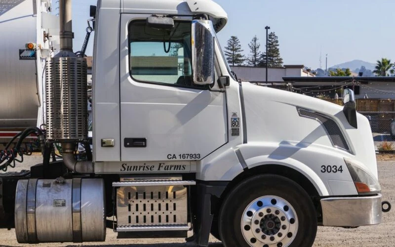 Volvo FH Electric відзначає століття унікальною версією