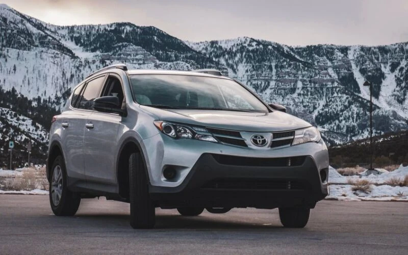 Гібридний кросовер Toyota C-HR GR Sport отримав рестайлінг