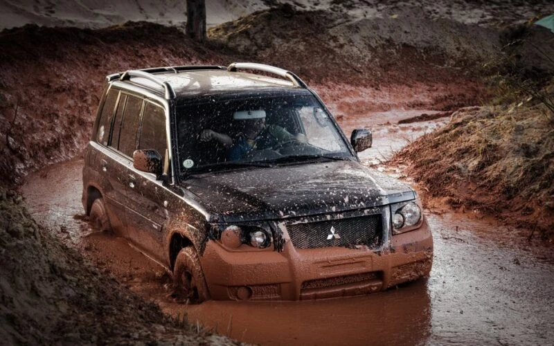 Mitsubishi Pajero коштуватиме значно дешевше за Toyota Land Cruiser 250